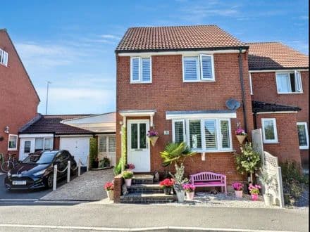 Beautifully Presented Three Bedroom Semi Detached - Highbridge (TA9)