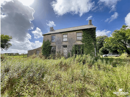 Derelict Detached House - Three Bedrooms - Brilliant Investment - Clynderwen (SA66)