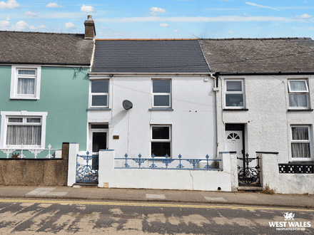 Three Bedroom Mid Terrace needing Refurbishment - Ideal First Time/Investment Buy - Haverfordwest (SA61)